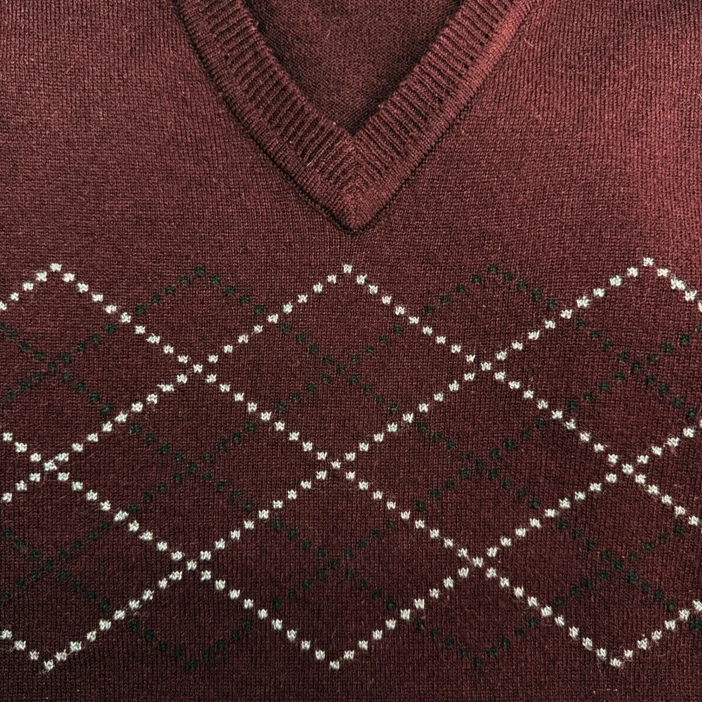Dockers Mens XL Burgundy Argyle V-Neck Sweater Vest Sleeveless Acrylic Knit - Picture 3 of 7